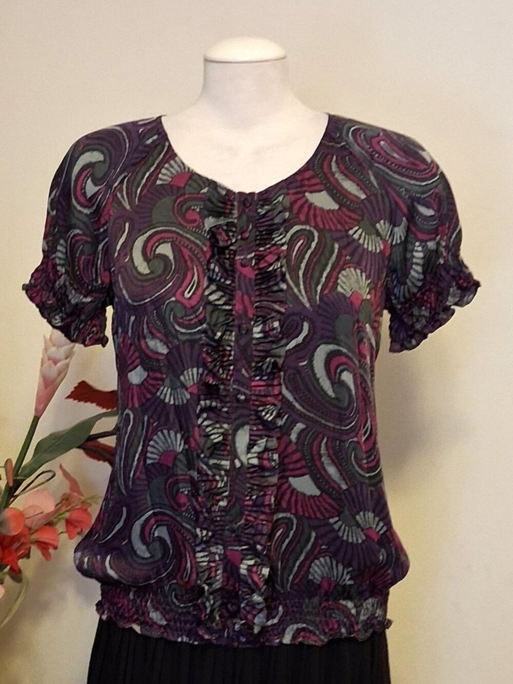 NWOT Women’s Ruffle Tunic Well Tailored Quality Summer Blouse Short Sleeve Top